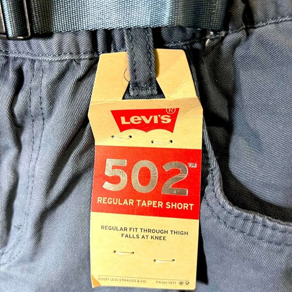 LEVI'S 502 Regular Taper Utility Shorts, Boys - Picture 3 of 5
